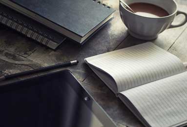 电竞世界杯-LPL赛事整活：先别管赢不赢，就说来没来吧