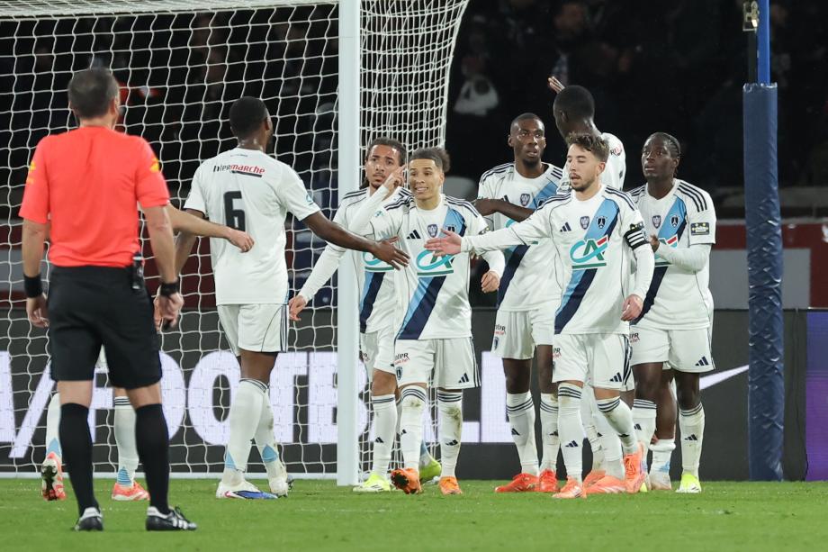 ewc电竞世界杯-登贝莱失单刀 大巴黎0-1巴黎FC止步法国杯32强