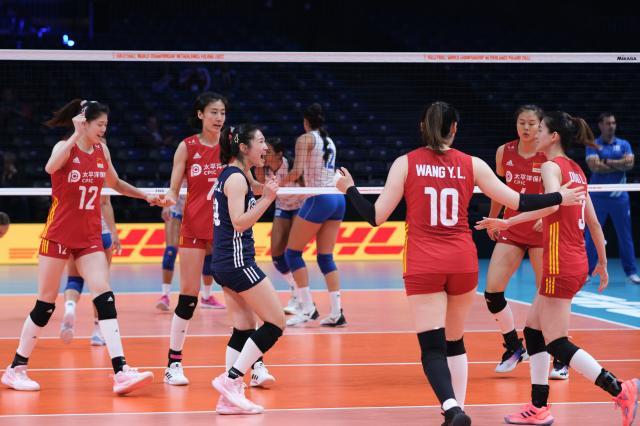 电竞世界杯-一传稳定进攻多点开花 中国女排轻取波多黎各